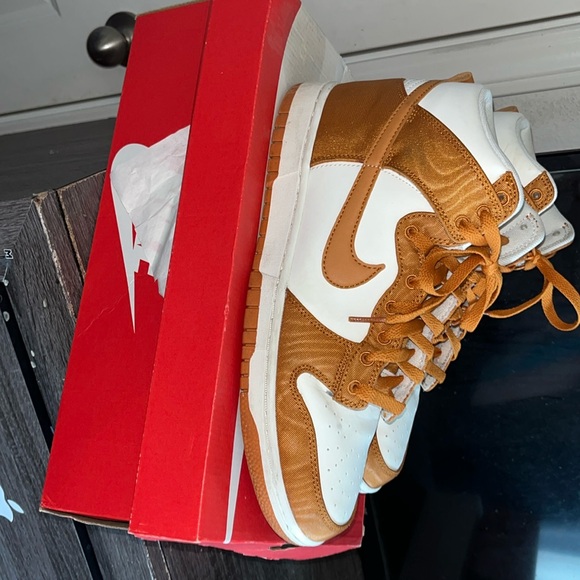 Nike Dunk High Monarch - Picture 3 of 17